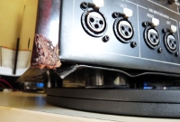 Boiserie Accuphase E-305 avant réparation